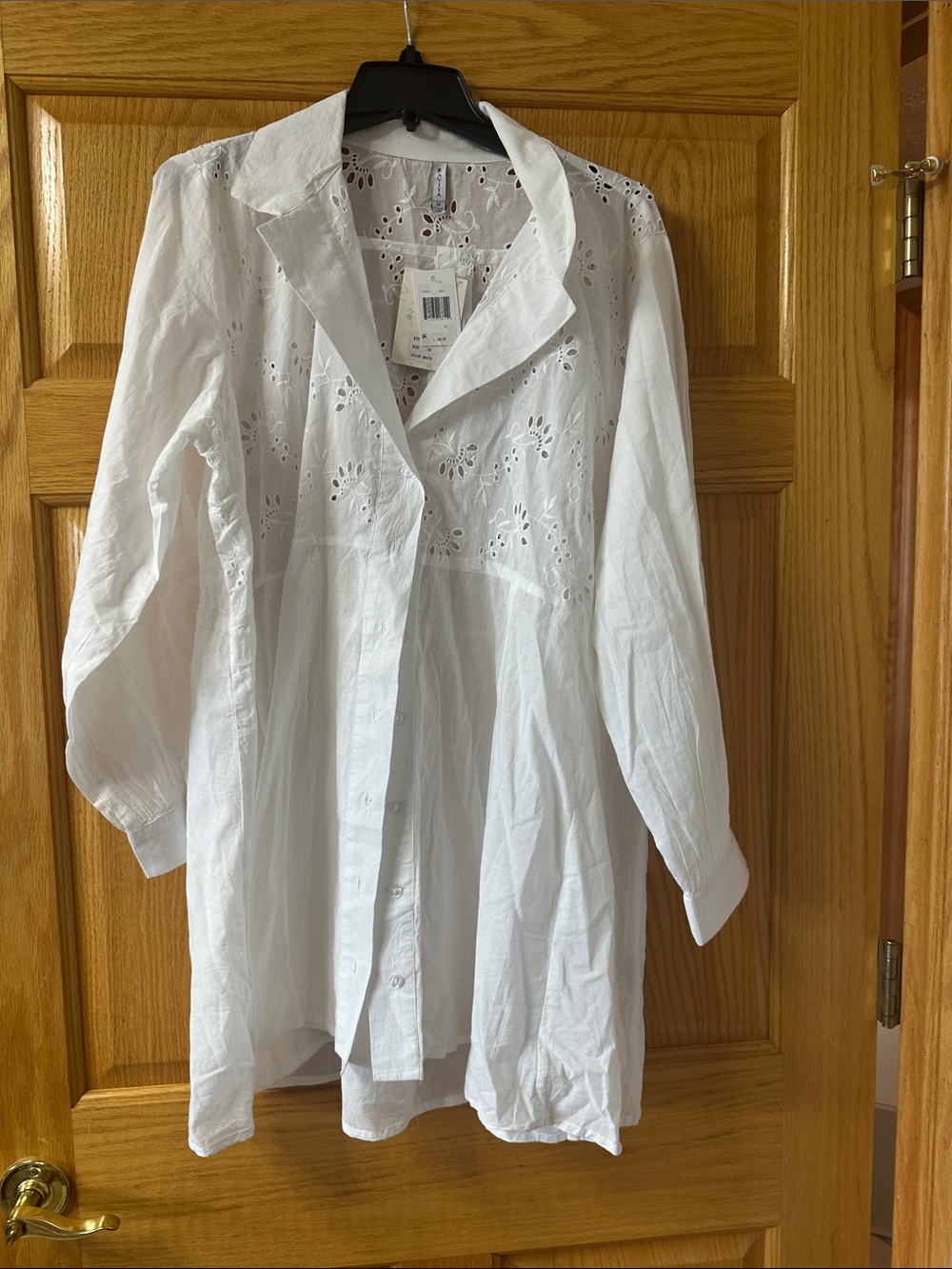 White Eyelet Button-Front Tunic - Picture 4 of 6